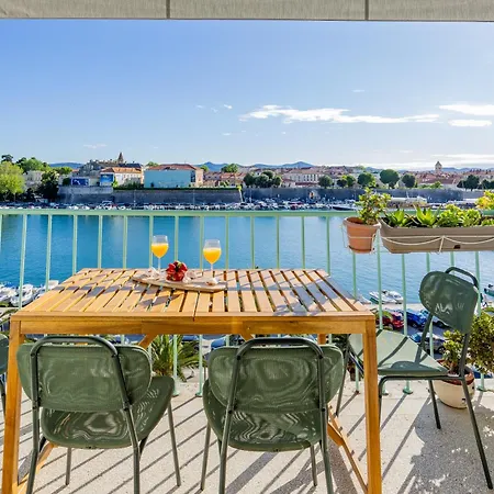 Harbor Lights Appartement *