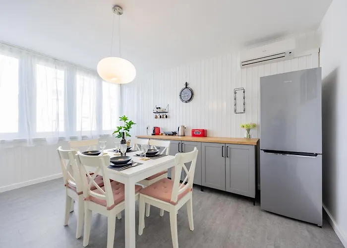 Harbor Lights Apartman